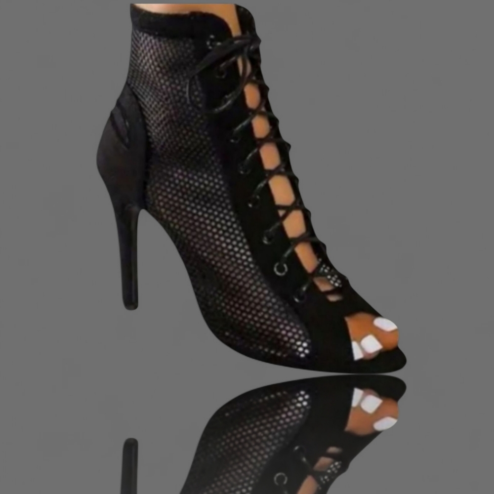 🛑BOGO🆕Chic Black Lace-Up Ankle Shoe-Bootie